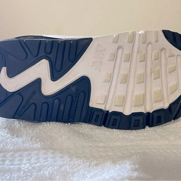 Nike Air Max 90 LTR SE - Picture 15 of 17